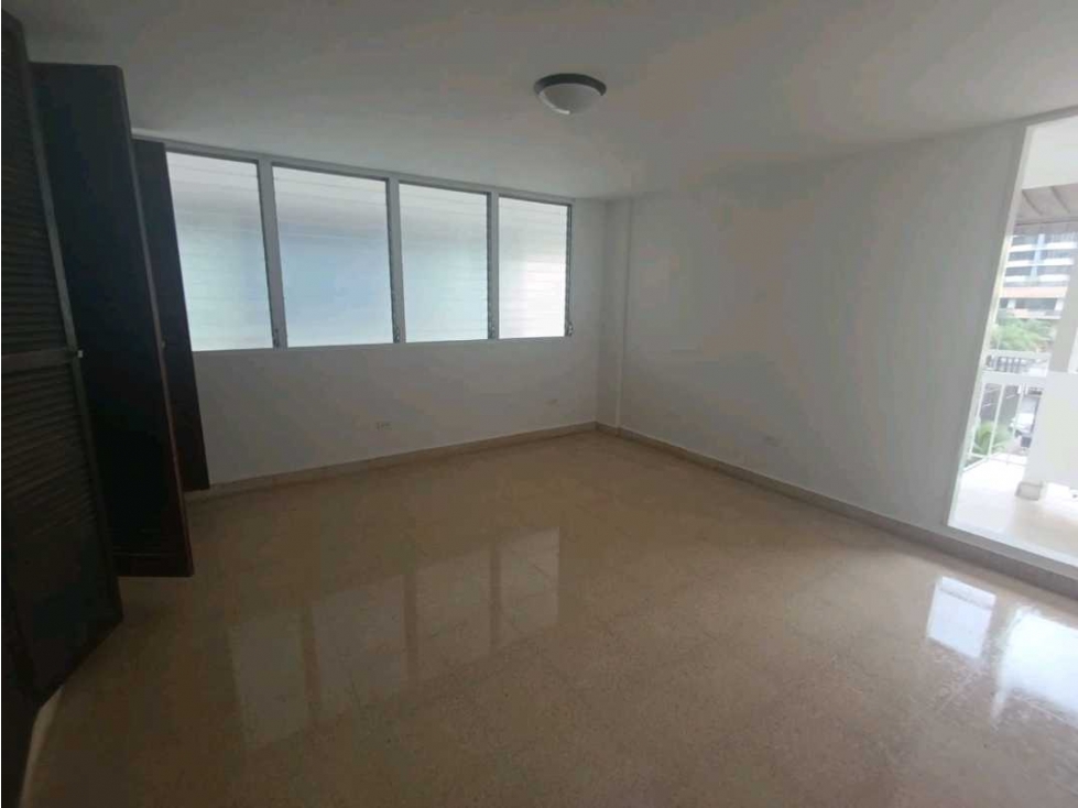 ALQUILER APARTAMENTO, AMPLIO CON BALCON EN ELCANGREJO VACIO LT. — foto 2