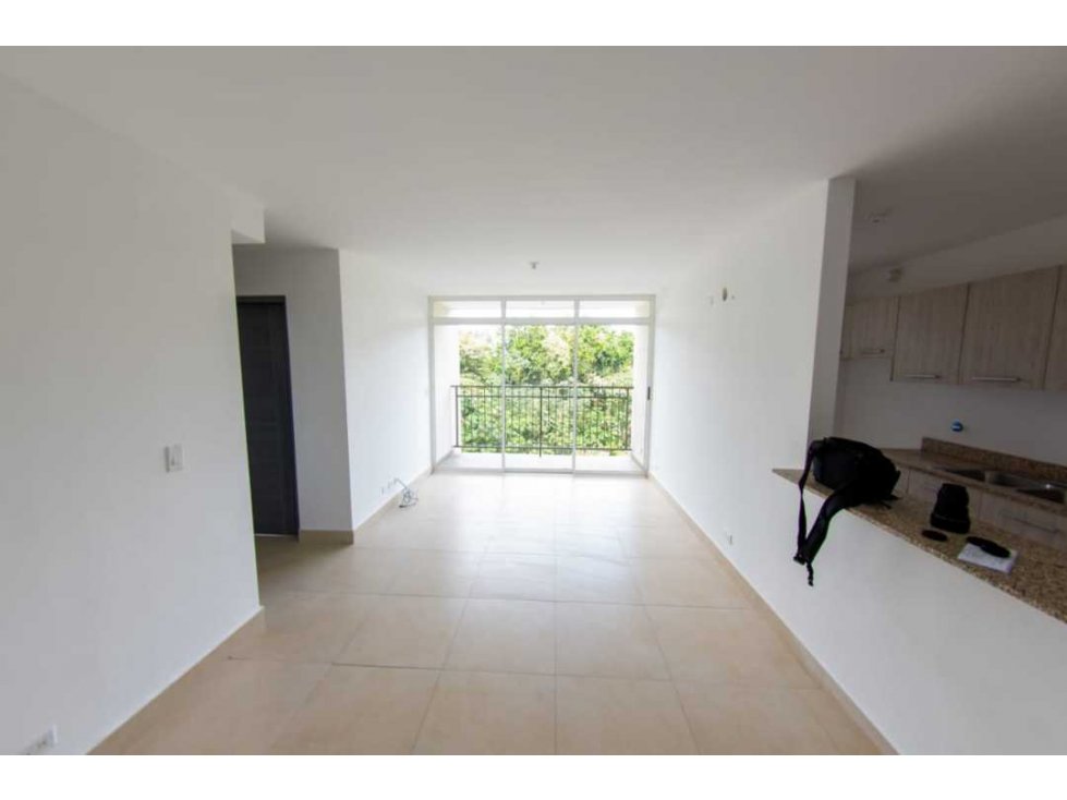 ALQUILER APARTAMENTO LA CHORRERRA VACIO
