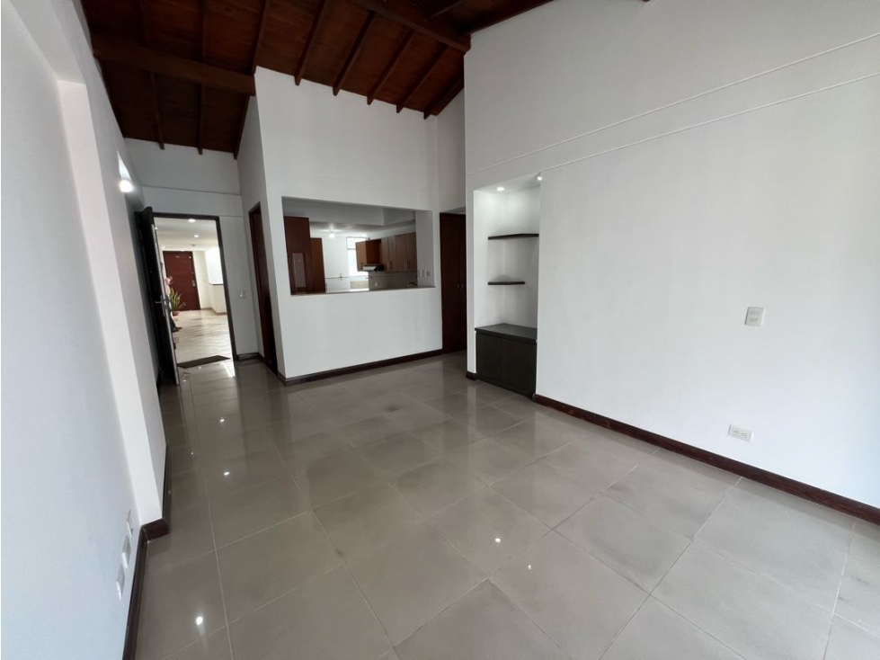 ALQUILER APARTAMENTO ENVIGADO PARTE BAJA Amplio 98 mts2 — foto 2