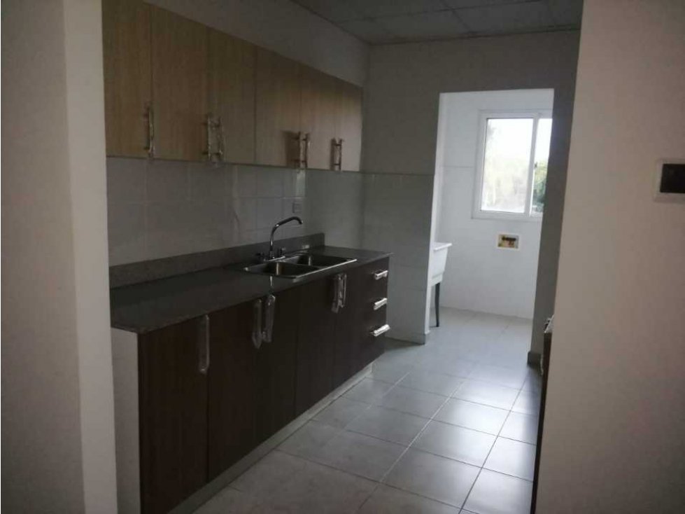 ALQUILER APARTAMENTO PH LIU DEN PLAZA TOCUMEN