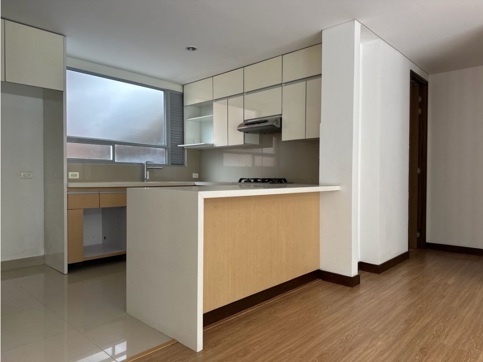 ALQUILER APARTAMENTO POBLADO LOS BALSOS — foto 3