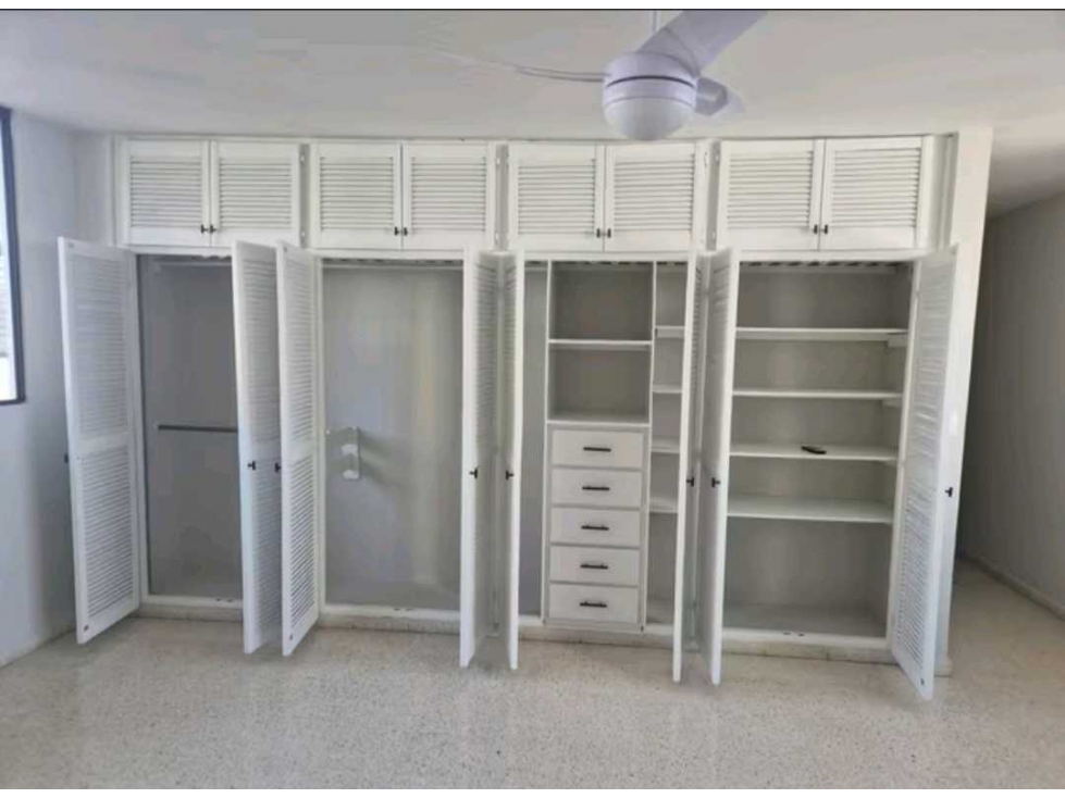 ALQUILER APARTAMENTO REMODELADO EN MARBELLA 270m2 3RC TC — foto 2
