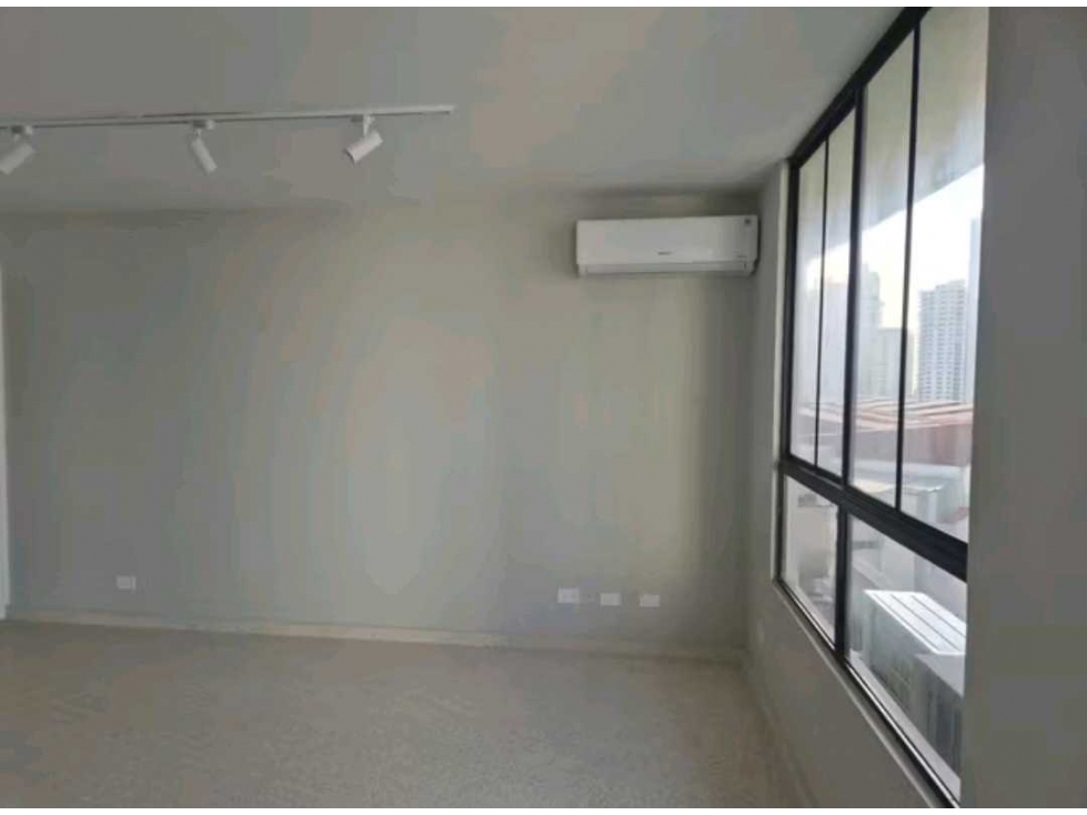 ALQUILER APARTAMENTO REMODELADO EN MARBELLA 270m2 3RC TC — foto 3