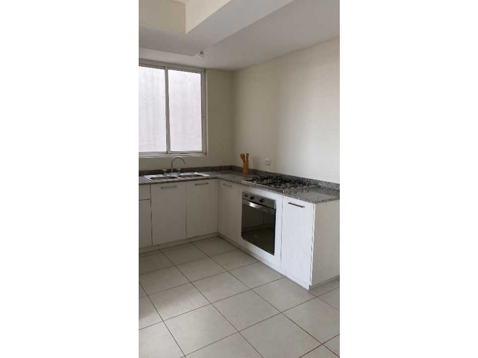 ALQUILER APARTAMENTO LAS ACACIAS