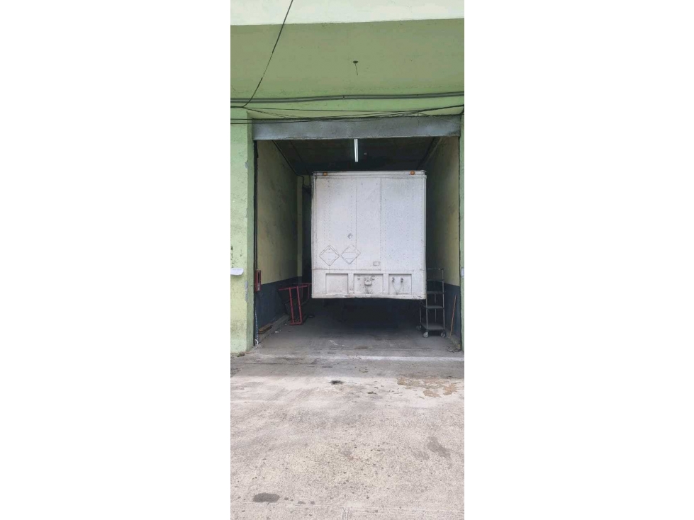 ALQUILER BODEGA 1000M2 RAMPA 1 CONTENEDOR OFICINA AMPLIA VV — foto 2