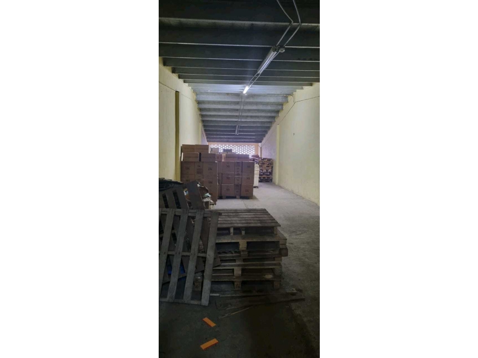 ALQUILER BODEGA 1000M2 RAMPA 1 CONTENEDOR OFICINA AMPLIA VV — foto 6