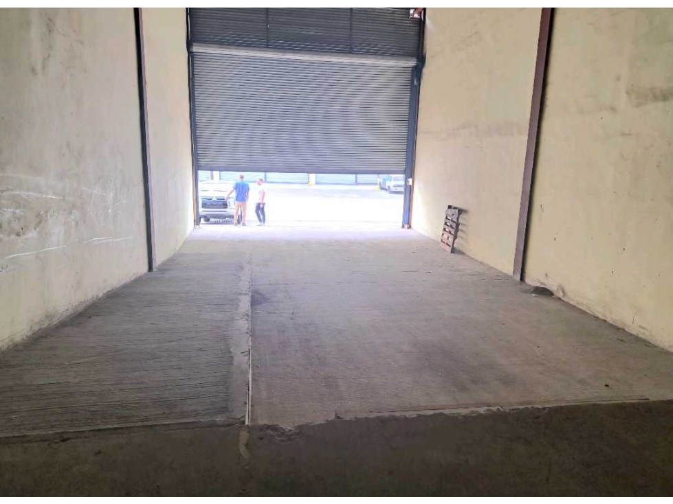 ALQUILER BODEGA COCO SOLITO 1350m2 4,500 - 4