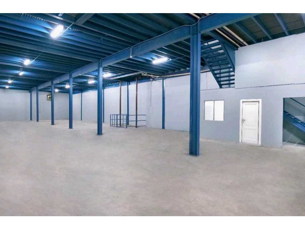 ALQUILER BODEGA COMERCIAL PUEBLO NUEVO MONTE OSCURO CP - 2