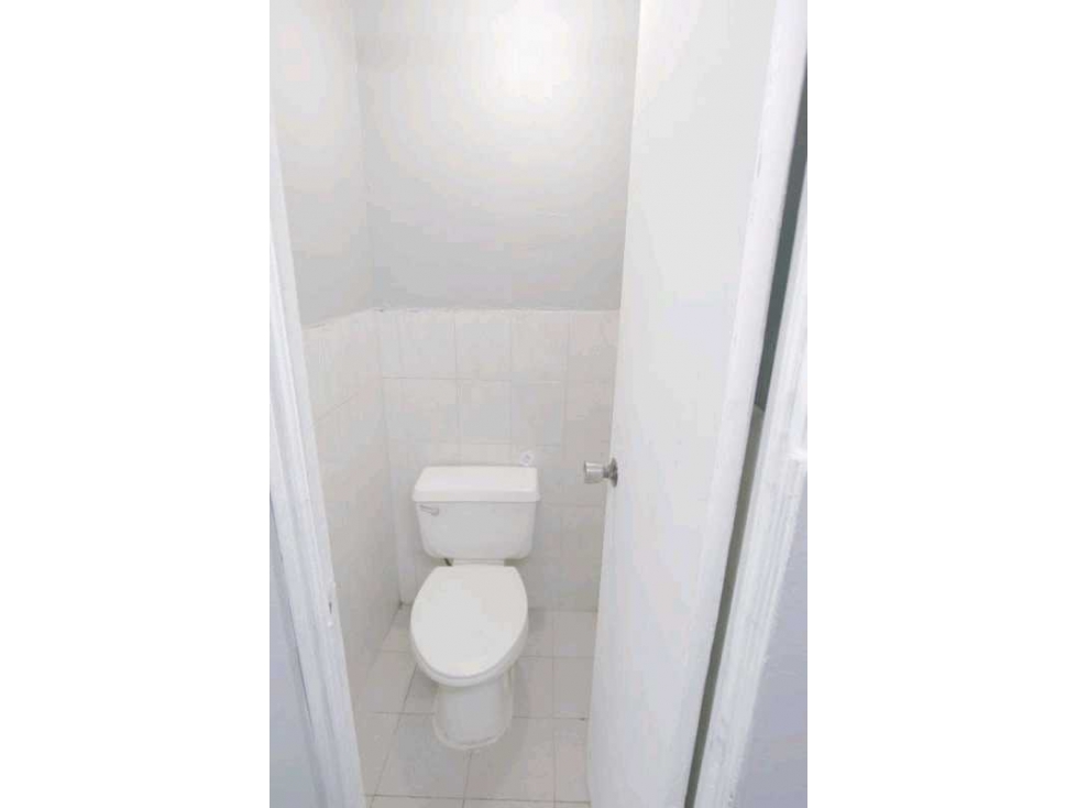 ALQUILER BODEGA COMERCIAL PUEBLO NUEVO MONTE OSCURO CP - 6
