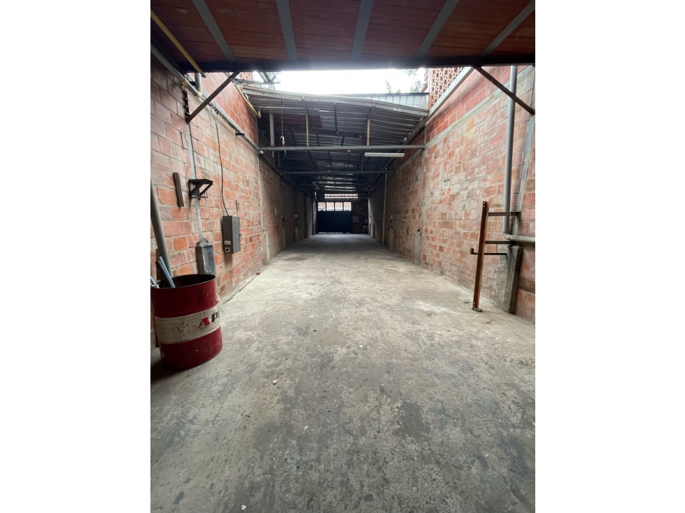 ALQUILER BODEGA CON MEZANINE BARRIO POPULAR CALI NORTE (VT) — foto 5
