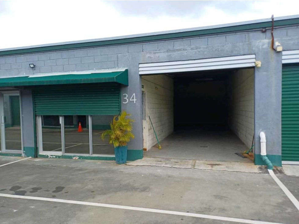 ALQUILER BODEGA CON OFICINA 100m2 - 1