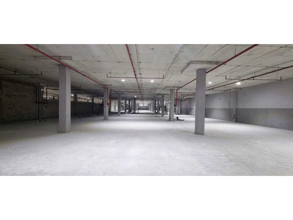 ALQUILER BODEGA TOTALMENTE NUEVA FRANCE FIELD 5800M2 VV