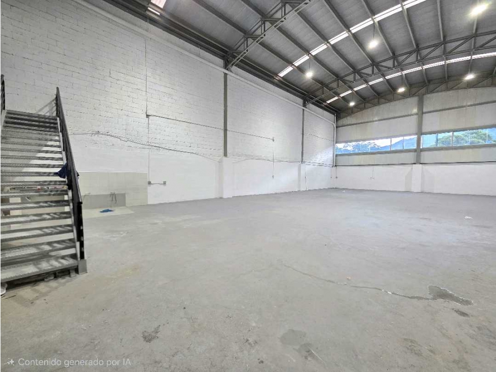 Alquiler BODEGA Variante Caldas 405 m2 - 1