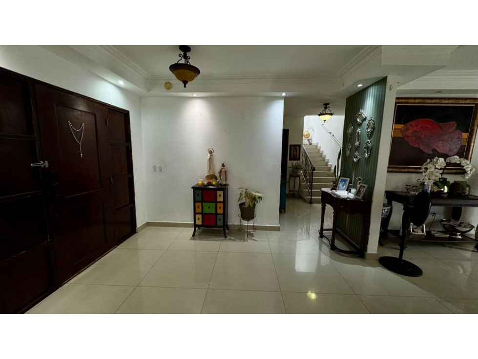 VENTA DE CASA DUPLEX CON BALCON EN ZONA EXCLUSIVA ALTOS DEL GOLF — foto 3