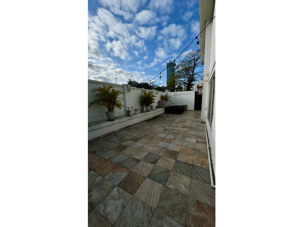VENTA DE CASA DUPLEX CON BALCON EN ZONA EXCLUSIVA ALTOS DEL GOLF — foto 6