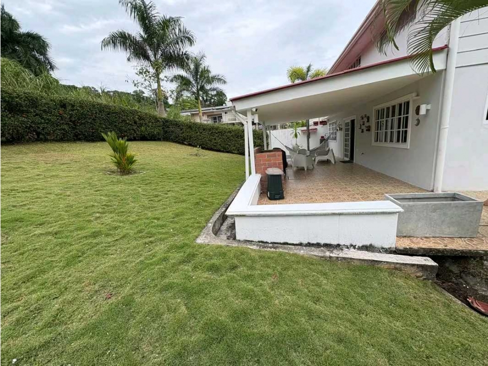 VENTA CASA AMPLIA 800MT2 TOTALES 2 NIVELES EN CLAYTON LT. — foto 2