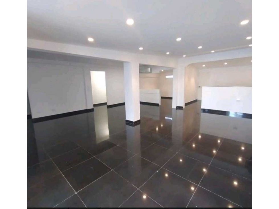 ALQUILER CASA COMERCIAL REMODELADA OBARRIO CIUDAD DE PANAMÁ PT - 2
