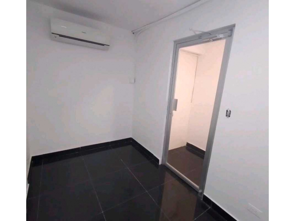 ALQUILER CASA COMERCIAL REMODELADA OBARRIO CIUDAD DE PANAMÁ PT - 4
