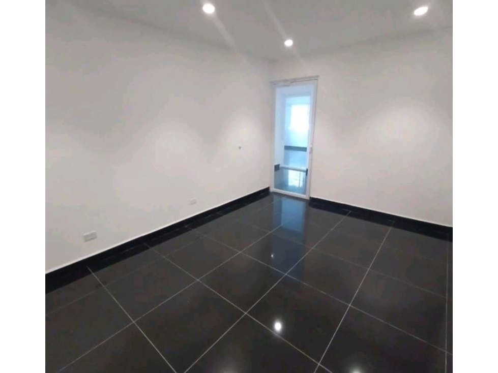 ALQUILER CASA COMERCIAL REMODELADA OBARRIO CIUDAD DE PANAMÁ PT - 6