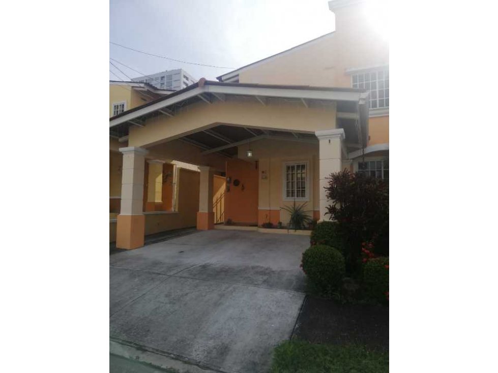 ALQUILER CASA DÚPLEX AMOBLADA VILLA LUCRE