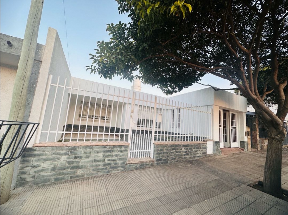 ALQUILER. Casa en B Alto Alberdi 3 dorm — foto 2