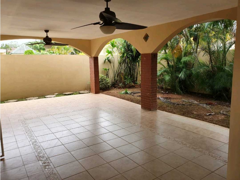 ALQUILER CASA EN CLAYTON 400 M2 ALBROOK GARDENS