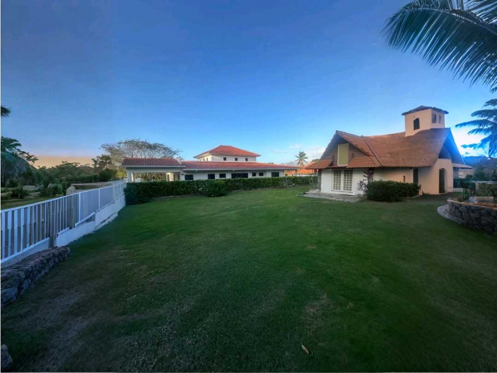 ALQUILER CASA EN CORONADO CON AMPLIO TERRENO A 5 MINUTOS DE LA PLAYA
