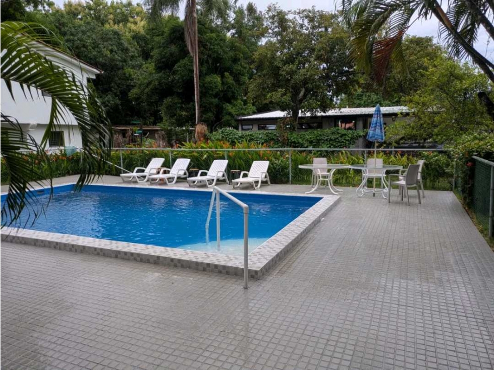 ALQUILER CASA EN CORONADO A PASOS DE LA PLAYA 500M2 CON PISCINA 7 REC.