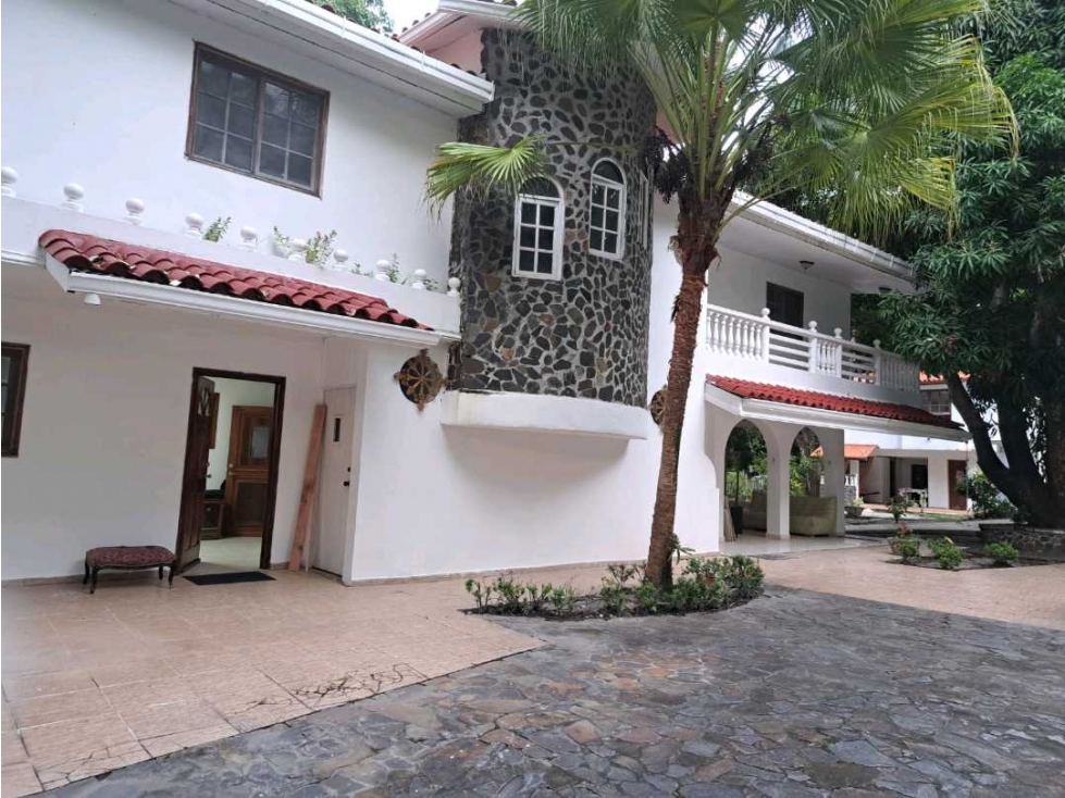 ALQUILER CASA EN CORONADO A PASOS DE LA PLAYA 500M2 CON PISCINA 7 REC. — foto 2