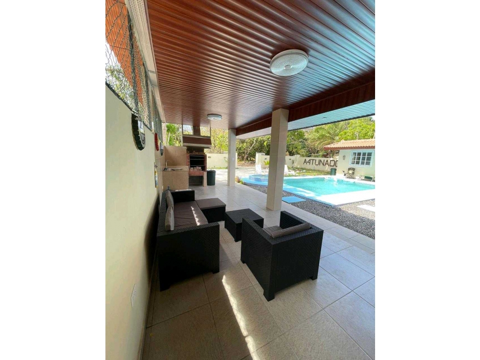 ALQUILER CASA EN GORGONA 4R CON PISCINA Y BOHIO CERCA DE LA PLAYA