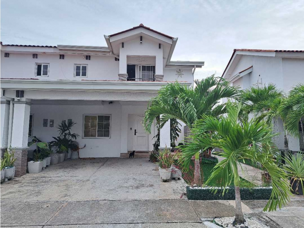ALQUILER CASA EN QUINTAS DE VERSALLES 3 REC TC