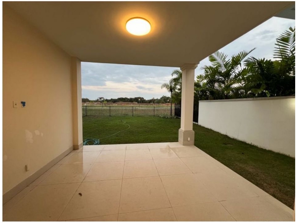 ALQUILER CASA EN SANTA MARIA FRENTE A LAGO THE GROVE MODELO B - 3