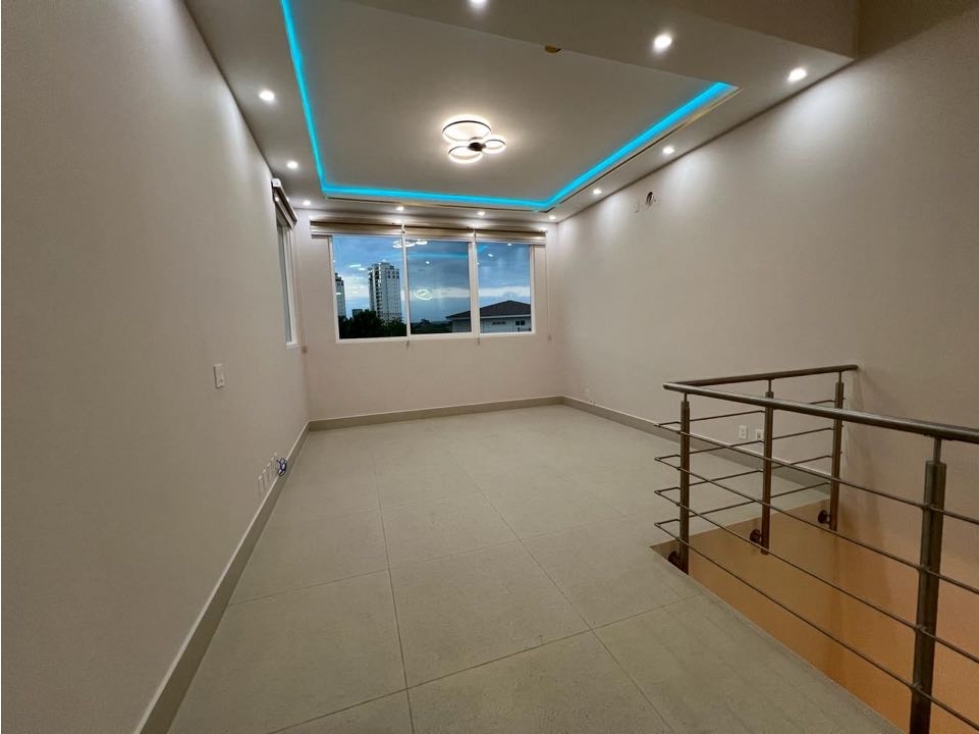 ALQUILER CASA EN SANTA MARIA FRENTE A LAGO THE GROVE MODELO B - 6