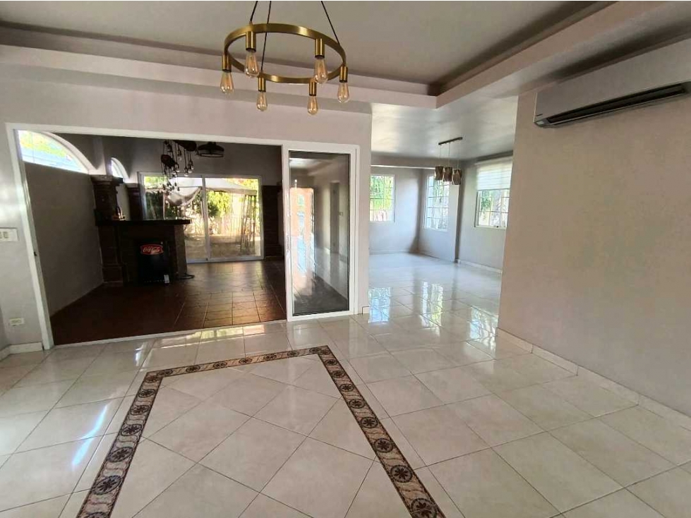 VENTA CASA EN VILLA VALENCIA COSTA SUR VERSALLES