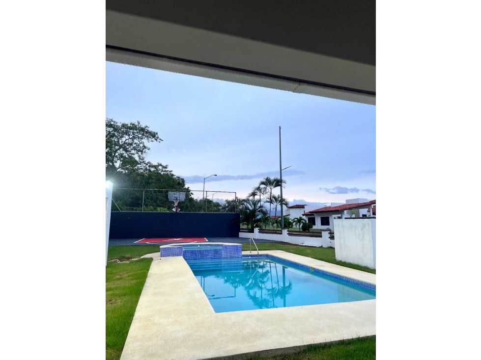 ALQUILER CASA GRANDE REMODELADA NUEVA GORGONA MALIBU CON PISCINA JJ — foto 2