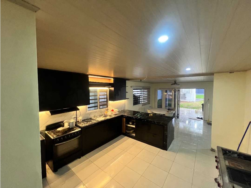 ALQUILER CASA GRANDE REMODELADA NUEVA GORGONA MALIBU CON PISCINA JJ — foto 5