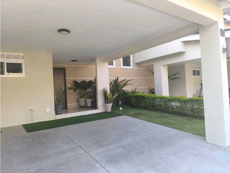 ALQUILER, CASA HERMOSA, FULL AMOBLADA 180MT2, WOODLAND LT.