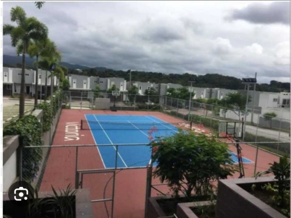 VENTA DE CASA PASEO DEL NORTE BRISAS DEL GOLF PH VICTORIA 200M2 JP — foto 2