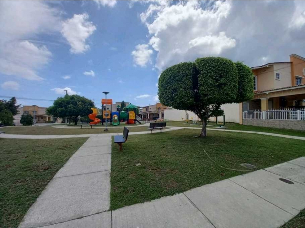 ALQUILER CASA VILLA LUCRE PASEO REAL DEN + CBE AMPLIO PATIO VV — foto 3