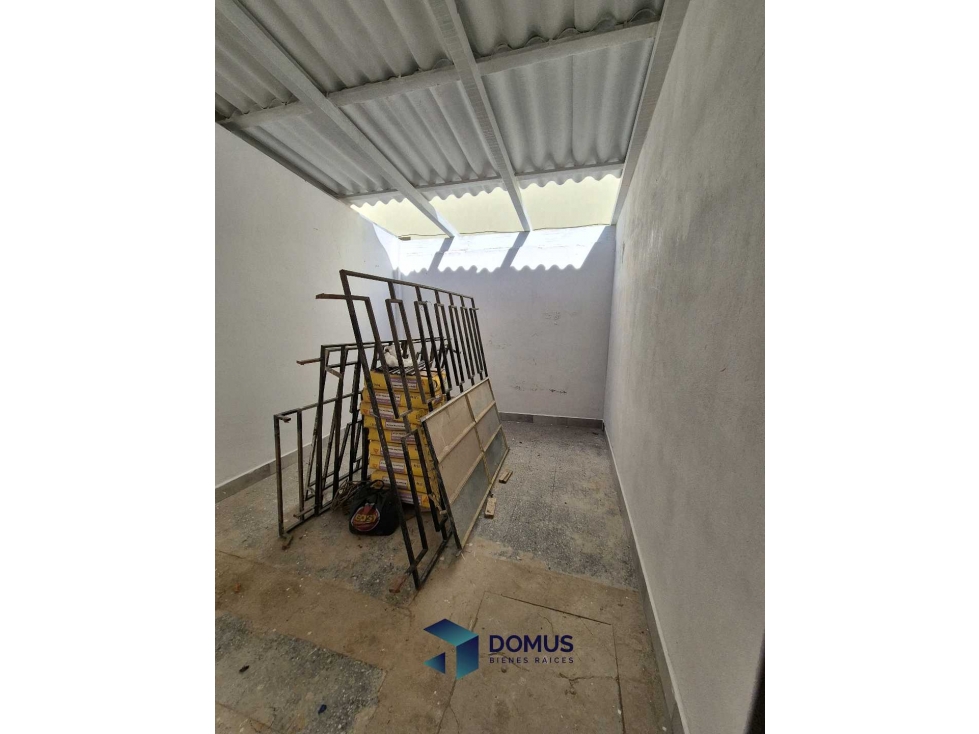 ALQUILER COMERCIAL AVDA SAN MARTIN - 4