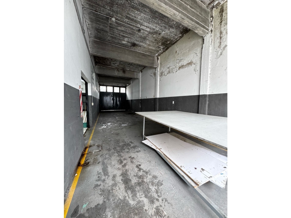 ALQUILER COMERCIAL DE 2 GALPONES + DEPOSITO. ENTRADA DE CAMIONES. - 5