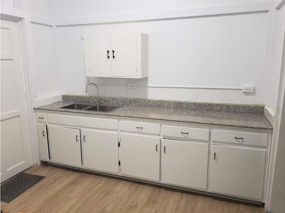 ALQUILER DE AMPLIA CASA CERCA A CALZADA DE AMADOR 98.9M2 - 5