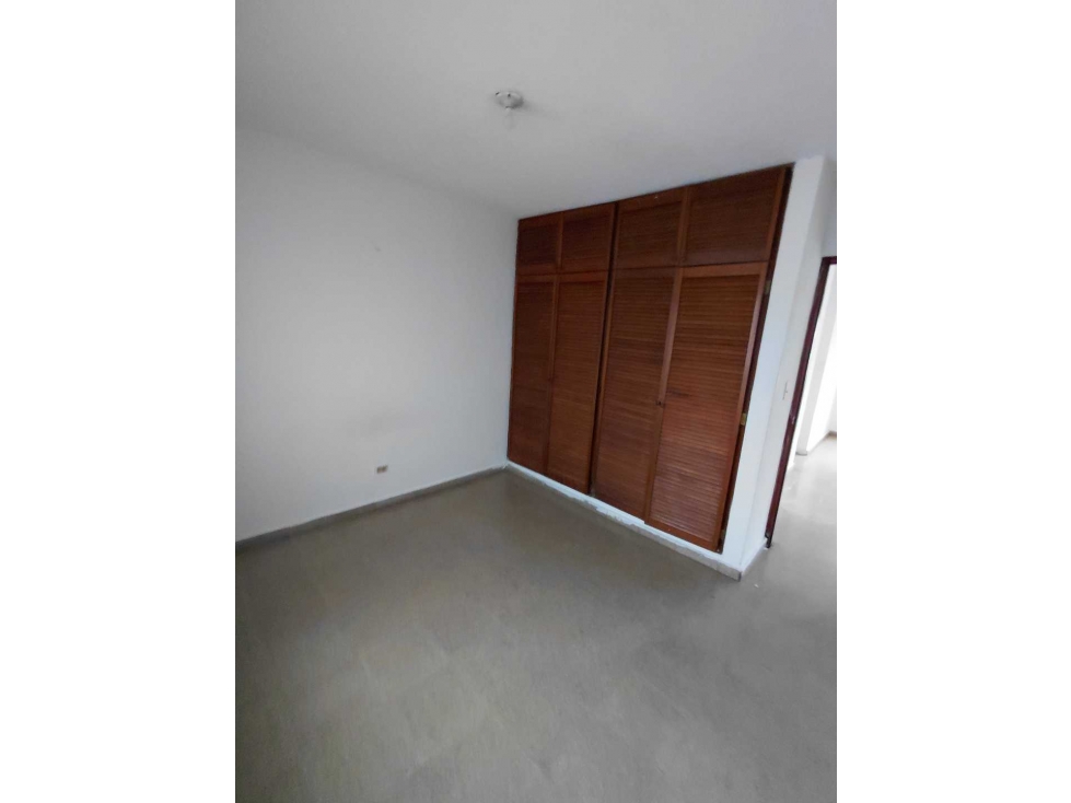 ALQUILER DE APARTAMENTO 68MTS CUADRADOS CERCA DE LA 12 DE OCTUBRE — foto 3