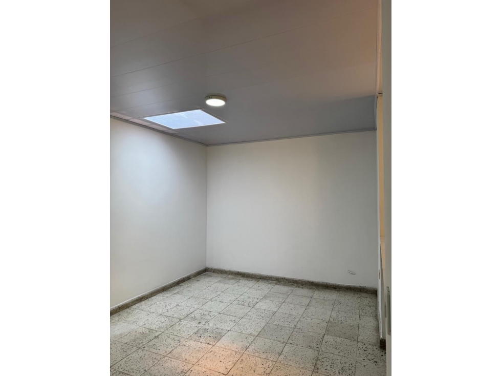 ALQUILER DE APARTAMENTO EXTERNO EN 2 PISO BARRIO PRIMERO DE MAYO — foto 2