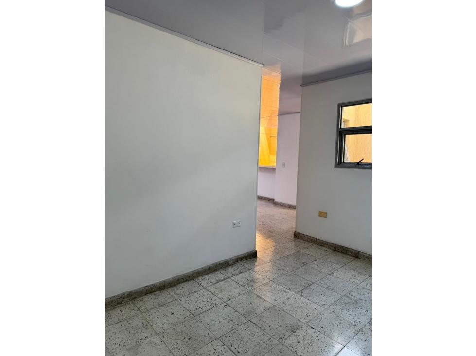 ALQUILER DE APARTAMENTO EXTERNO EN 2 PISO BARRIO PRIMERO DE MAYO — foto 3