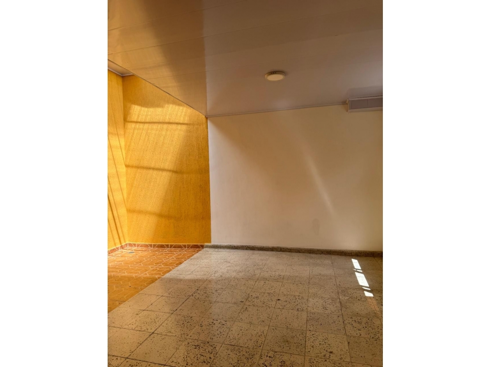 ALQUILER DE APARTAMENTO EXTERNO EN 2 PISO BARRIO PRIMERO DE MAYO — foto 6