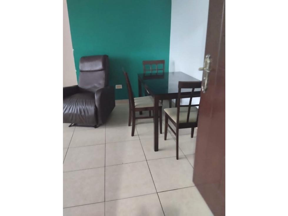 ALQUILER DE APARTAMENTO EN LA 12 DE OCTUBRE — foto 2