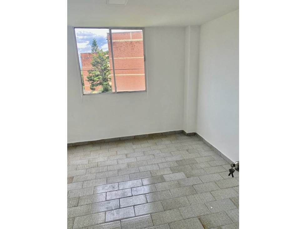 ALQUILER DE APARTAMENTO EN LA AVENIDA CENTENARIO MARÍA CRISTINA 3 — foto 4