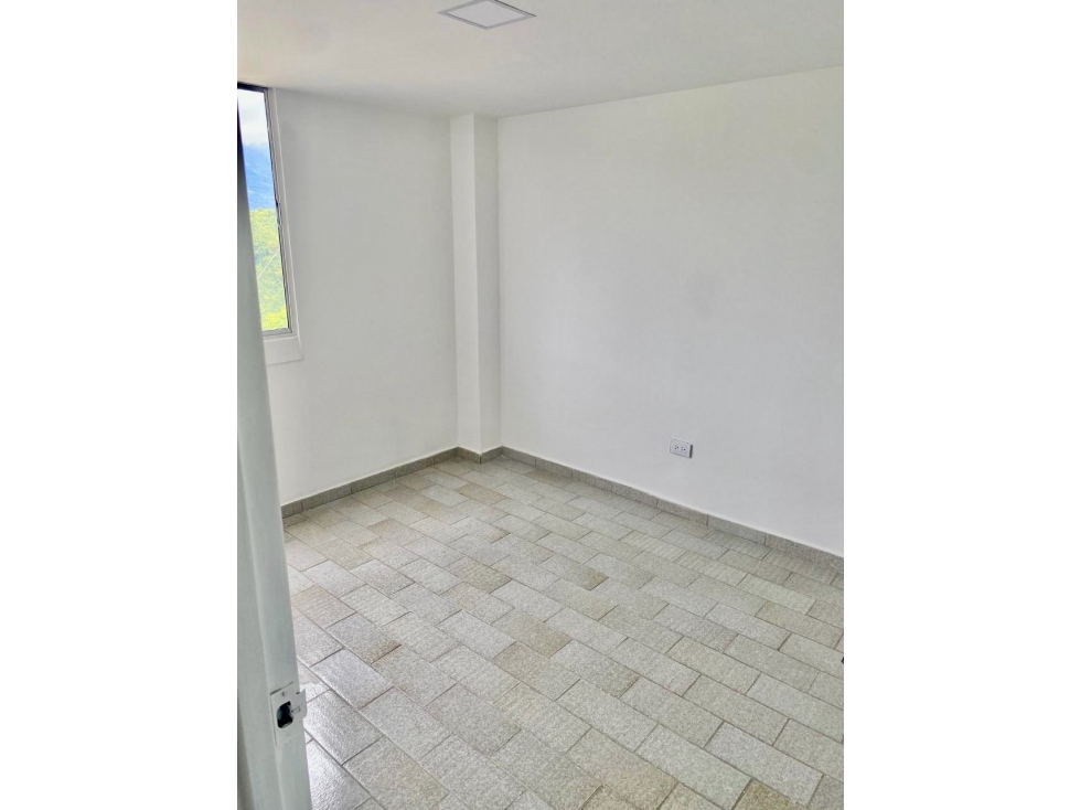 ALQUILER DE APARTAMENTO EN LA AVENIDA CENTENARIO MARÍA CRISTINA 3 — foto 5