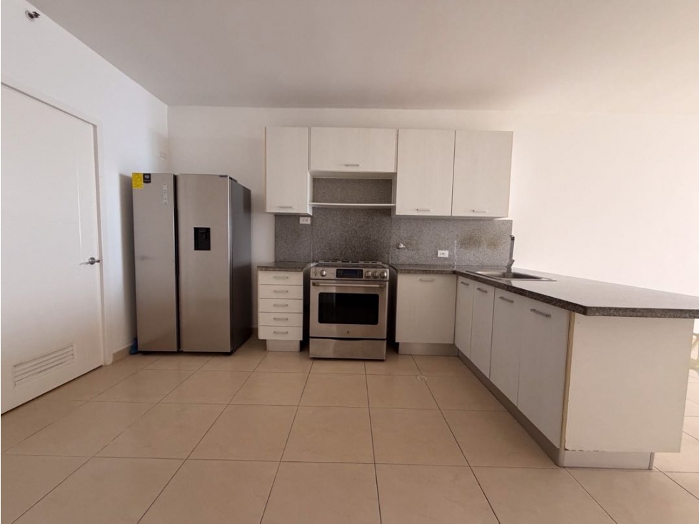 ALQUILER DE APARTAMENTO EN PH WHITE — foto 4